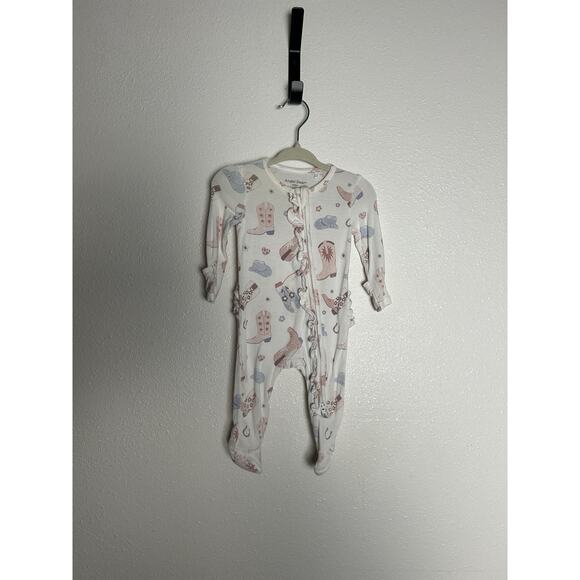 ANGEL DEAR BABY GIRL FOOTIE PAJAMA COWBOY BOOTS PINK 0-3 months - Picture 1 of 4